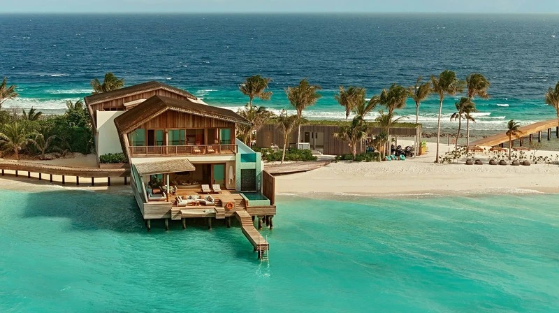 .Here Baa Atoll — live Natural Island collection photograph