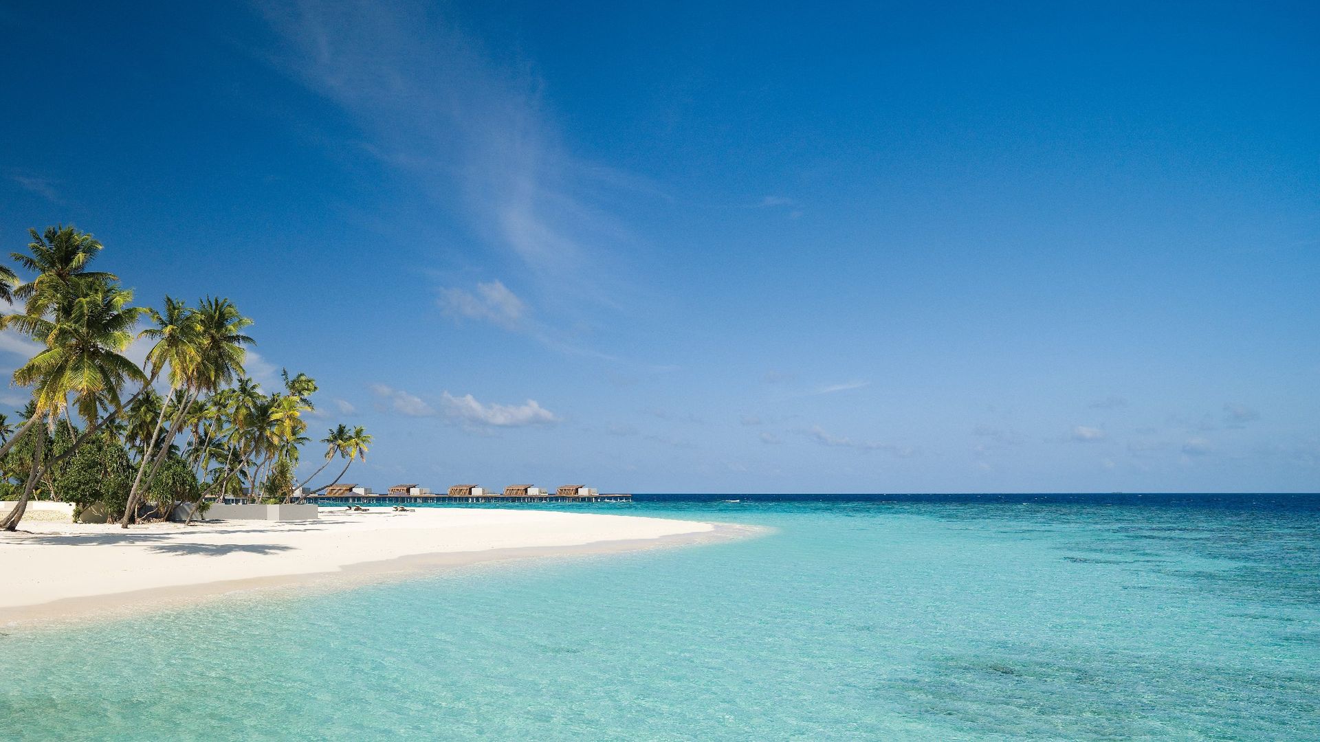 Beach and turquoise lagoon at Park Hyatt Hadahaa